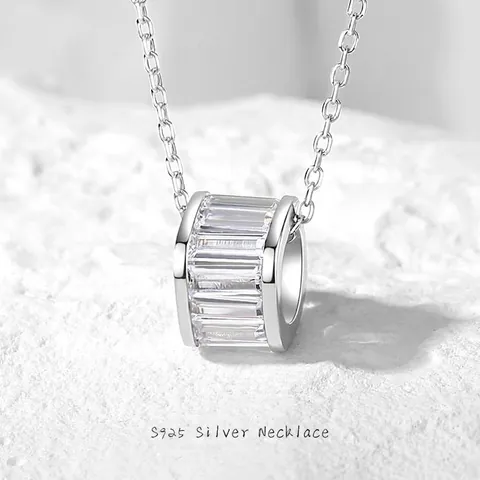 Collana Minimalista in Argento Sterling 925 Ciondolo a Cilindro Zirconia Baguette per Donna Accessorio Quotidiano
