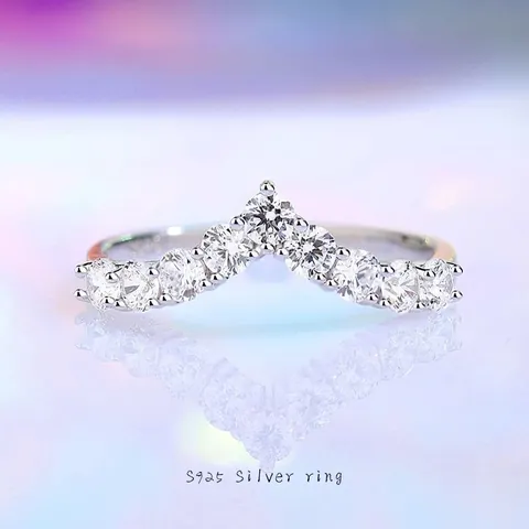 925 Sterling Silver V-Shaped Pave Moissanite Zirconia Ring For Women Elegant Minimalist Chevron Stackable Wedding Band Jewelry Gift