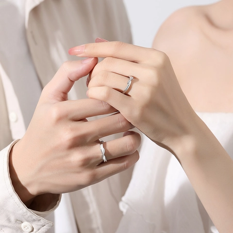 Anillos de Pareja Retorcidos Mobius de Plata de Ley 925 para Hombres Mujeres Zirconia Cúbica Ajustable Compromiso Joyería