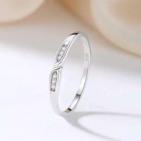 Minimalistischer 925 Sterlingsilber Ring Für Damen Geometrischer Zirkonia Eingelegt Stapelbar Weißgold Überzogen Eleganter Fingerschmuck
