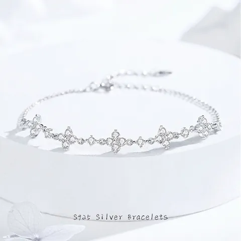 Elegant 925 Sterling Silver Four Leaf Clover Bracelet With White Zirconia Inlaid Shiny Flower Charms For Women Simple Minimalist Daily Jewelry