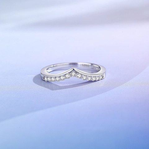 925 Sterlingsilber V-Form Chevron-Reihen-Ring Für Damen Weißgold Plattiert Zirkonia Moissanit Stapelbar Feiner Schmuck