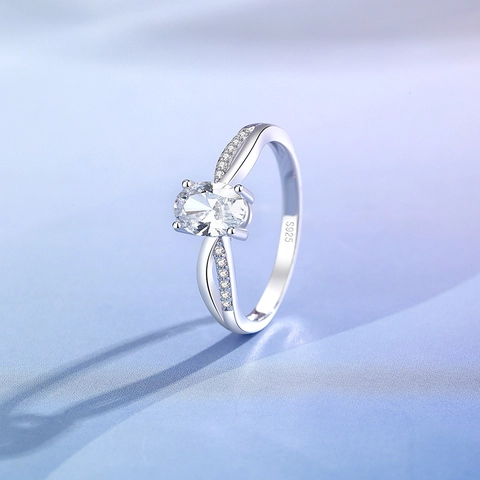 Anello in Argento Sterling 925 con Zirconia Cubica Ovale per Donna Fascia Intrecciata Pavé Fidanzamento Matrimonio Anello Gioielli in Argento alla Moda