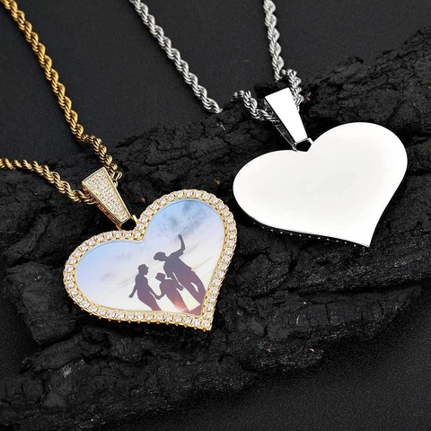 Collier Pendentif Porte-Photo Cœur Hip Hop en Cuivre Incrusté de Zircone Iced Out Bijoux pour Hommes Femmes Cadeau Commémoratif