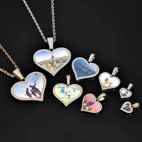 Collier Pendentif Porte-Photo Cœur Hip Hop en Cuivre Incrusté de Zircone Iced Out Bijoux pour Hommes Femmes Cadeau Commémoratif