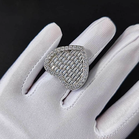 Anello a Cuore Hip Hop Iced Out per Uomo Donna Rame Zirconia Intarsiato Oro Argento Placcato Streetwear Personalità Anello da Dito Gioielli