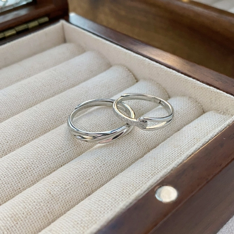 999 Sterlingsilber Paar Ringe Minimalistische Rupert-Tropfen Wellenförmige Mattierte Bandringe Verstellbarer Schmuck Geschenk
