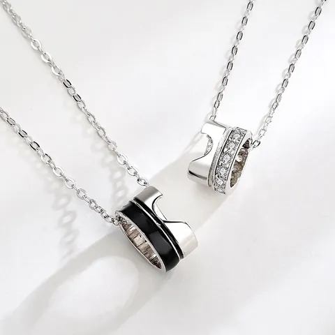 Collar de Pareja de Plata de Ley 925 para Hombre Mujer Colgante Redondo Pulido Diamantes de Imitación Esmalte Negro Joyería