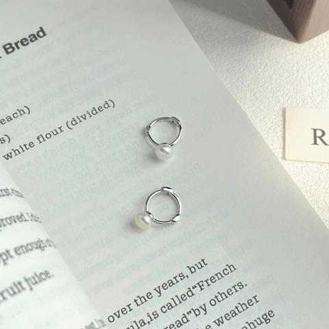 Elegante S925 Sterling Zilveren Zoetwaterparel Creolen Minimalistische Huggie Oorbellen Voor Dames Mode Dagelijkse Sieraden