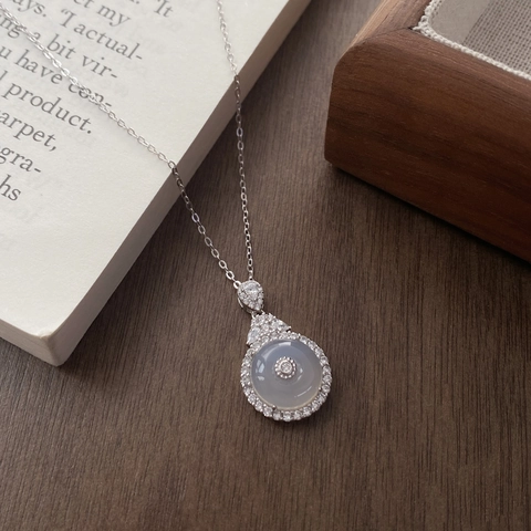 S925 Argento Sterling Nuovo Stile Cinese Calcedonio Bianco Fibbia Della Pace Ciondolo Collana Per Donna Elegante Gioielli Zirconia
