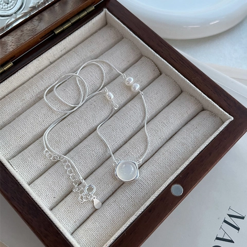 S925 Sterling Silver Necklace White Chalcedony Round Pendant Freshwater Pearl Snake Bone Chain Elegant Jewelry For Women