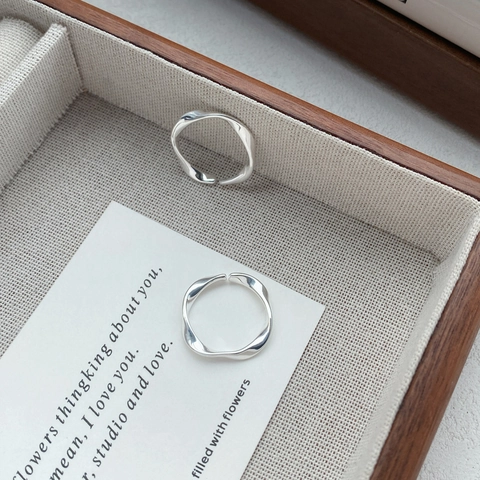 Minimalistischer S999 Sterlingsilber Mobius Ring Für Damen Gedrehtes Wellendesign Offener Verstellbarer Fingerring Leichter Luxusschmuck