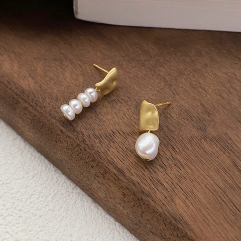French Vintage Asymmetric Freshwater Pearl Drop Earrings With 925 Sterling Silver Earring Post Matte Gold Irregular Studs For Women Jewelry