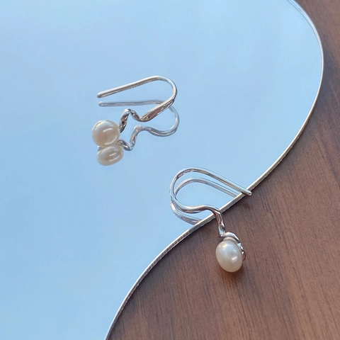 Pendientes de Gancho de Plata de Ley S925 con Perla de Agua Dulce Diseño de Espiral Estilo Minimalista Joyería para Mujer Regalo