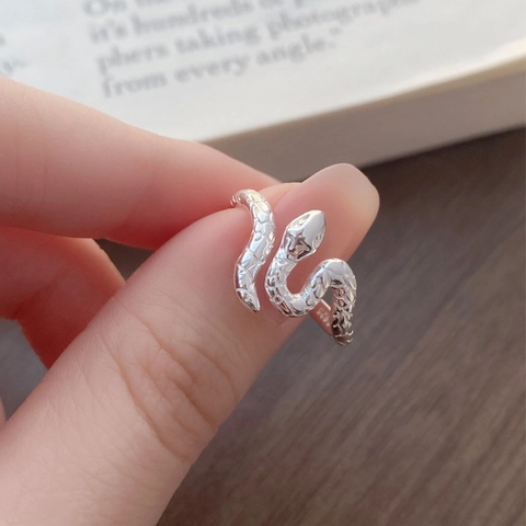 Anillo de Serpiente de Plata de Ley S925 para Mujer Anillo Abierto Ajustable Minimalista Con Textura de Escamas Diseño de Animal Joyería de Moda