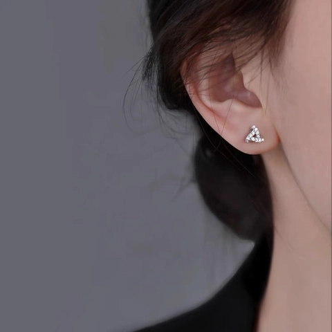 Elegante S999 Feinsilber Dreieck Knoten Ohrstecker Geometrische Zirkonia Eingelegt Täglich Pendeln Schmuck Für Damen Geschenk