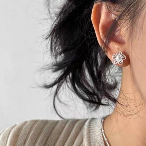 925 Sterlingsilber Hohle Blume Ohrstecker Für Damen Elegant Strass Floral Minimalistisch Süßes Design Mode Schmuck Geschenk