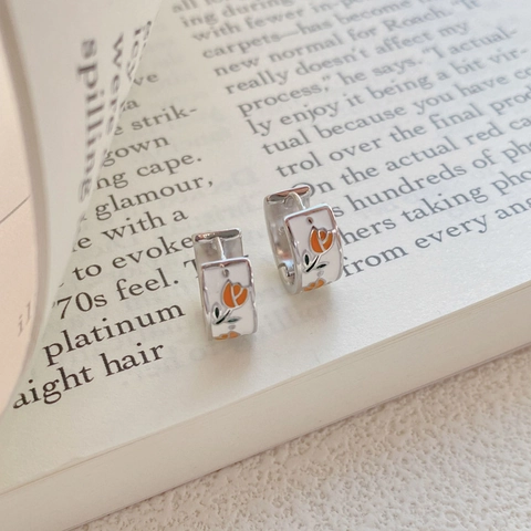 Orecchini Huggie in Argento Sterling 925 con Fiore di Tulipano in Smalto per Donna Orecchini a Cerchio Floreali Stile Vintage