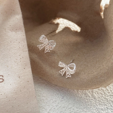 S925 Sterlingsilber Hohl Schleife Ohrstecker Einfach Süß Elegant Herz Detail Ohrringe Für Damen Täglicher Schmuck Geschenk