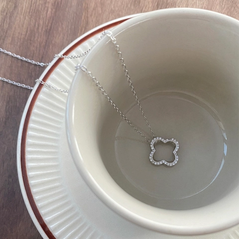 S925 Sterling Silver Hollow Four-Leaf Clover Necklace For Women Simple Elegant Pave Rhinestone Flower Clavicle Chain Jewelry