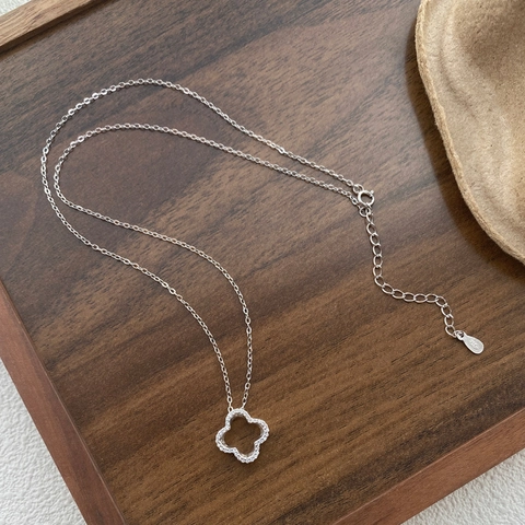 S925 Sterling Silver Hollow Four-Leaf Clover Necklace For Women Simple Elegant Pave Rhinestone Flower Clavicle Chain Jewelry