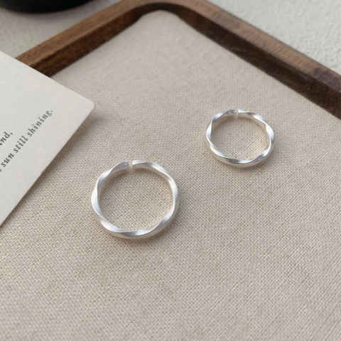 Minimalist Mobius Ring S999 Sterling Silver Matte Finish Adjustable Open Finger Ring Fashion Jewelry For Men Women Couples