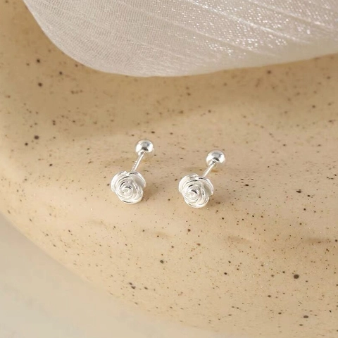 Orecchini a Bottone Camelia in Argento Sterling S925 per Donna Minimalista Chiusura a Vite Lucido Floreali Gioielli