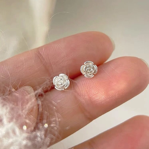 Orecchini a Bottone Camelia in Argento Sterling S925 per Donna Minimalista Chiusura a Vite Lucido Floreali Gioielli
