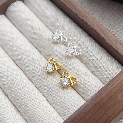Lussuosi Orecchini a Bottone a Fiocco in Argento Sterling 925 Con Zirconi Scintillanti Gioielli per Donna Accessori Eleganti