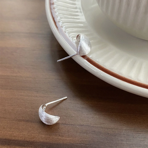 Orecchini a Bottone In Argento Sterling S999 Minimalisti Curvi Spazzolati Opachi Geometrici Gioielli Eleganti di Design per Donna