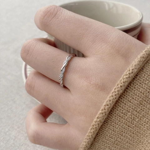 925 Sterlingsilber Möbius Paar Ringe Verstellbares Twist Design Weißgold Plattiert Zirkonia Nischenstil Liebhaber Ring