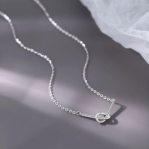 Collana con Pendente a Nodo Minimalista in Argento Sterling S925 per Donna Gioielli di Moda Elegante Catena a Nodo Oro Argento