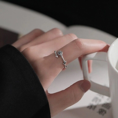 Anello Aperto con Rosa e Spine in Argento Sterling 925 Vintage per Donna Design di Nicchia Fiore Ossidato Regolabile Gioielli