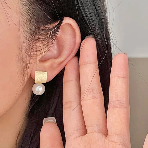 Orecchini a Bottone in Perla Artificial e Metallo Spazzolato Quadrati in Stile Francese Con Perno in Argento Sterling 925 Gioielli Geometrici