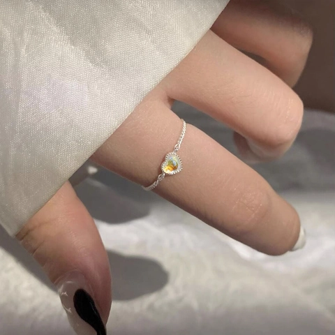 Anillo de Plata de Ley 925 Corazón Piedra de Luna Cadena Ajustable Minimalista Diseño de Nicho Joyería para Mujer