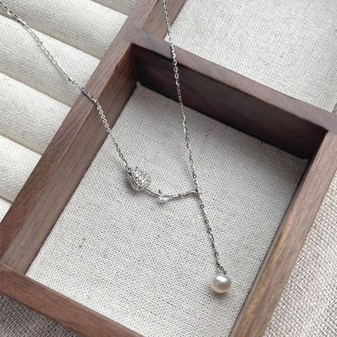 Collana in Argento Sterling 925 con Perla d'Acqua Dolce e Tulipano Per Donna Elegante Ciondolo Fiore con Strass Gioielli
