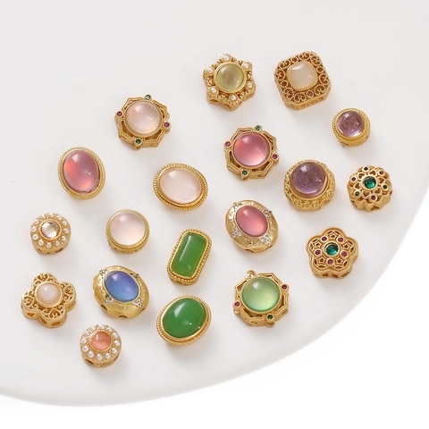 Cuentas Espaciadoras de Cobre Bañado en Oro Vintage Strass Perla Artificial Incrustada Floral Calado Colgantes para Creación Joyería DIY