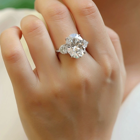 Oval Moissanite 925 Sterling Silver Three Stone Engagement Ring For Women Classic Pear Side Stones Wedding Jewelry Ring