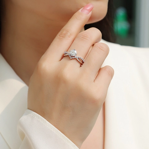 S925 Sterling Silver Moissanite Lab Grown Diamond V-Shaped Cross Ring Pave Rhinestone Jewelry For Women Anniversary Gift