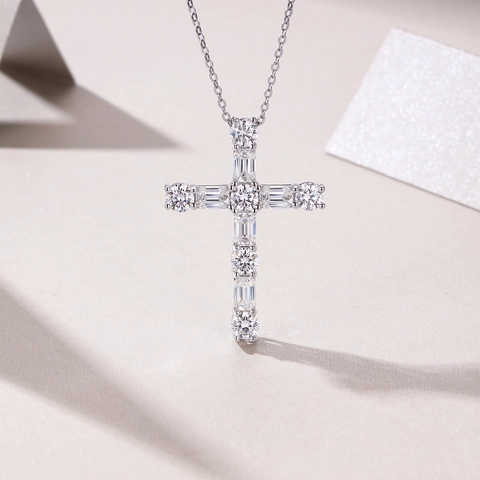 Luxury 925 Sterling Silver Moissanite Cross Pendant Necklace For Women Elegant Gold Plated Inlaid Fine Jewelry Anniversary Gift