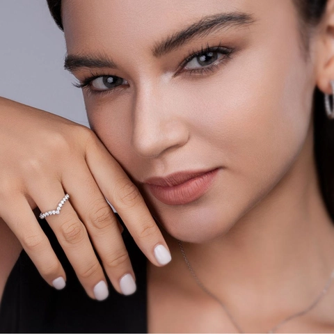 S925 Sterling Silver V Shaped Moissanite Ring For Women D Color Round Cut Half Eternity Stackable Crown Wedding Band Jewelry
