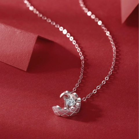 S925 Sterling Silver Moissanite Pendant Necklace For Women Elegant Quilted Pattern Moon Heart Snowflake Bowknot Clavicle Chain Jewelry