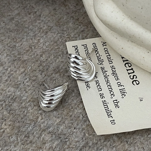 Minimalistische 925 Sterlingsilber Meerschnecke Muschel Ohrstecker Für Damen Nischendesign Strukturierte Welle Schmuck Geschenk