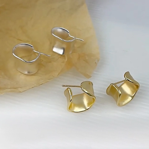 Minimalist 925 Sterling Silver Frosted Stud Earrings Irregular Wave C Shape Matte Gold Silver Earrings For Women Daily Jewelry
