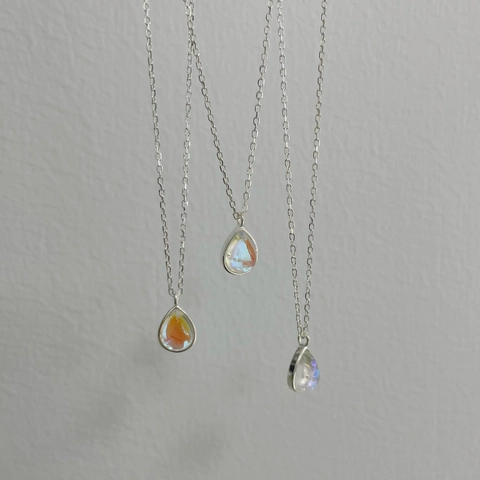 925 Sterling Silver Teardrop Pendant Necklace Iridescent Synthetic Opal Elegant Rainbow Jewelry For Women Minimalist Daily Accessory
