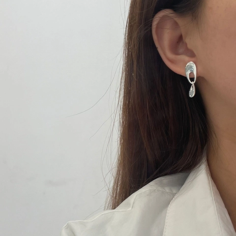 925 Sterling Silver Minimalist Fluid Metal Drop Earrings High Polish Irregular Geometric Hollow Waterdrop Stud Earrings For Women