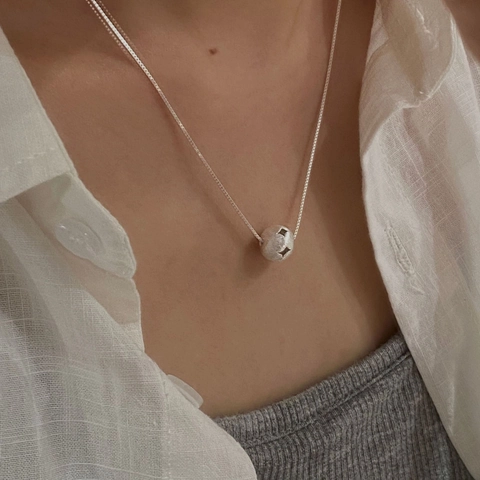 Collana con Pendente a Sfera Traforata a Stella in Argento Sterling S925 Vintage Spazzolato Catena Box Regolabile Gioielli da Donna