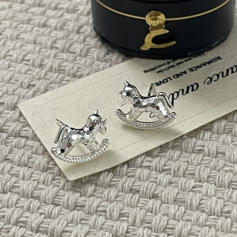 S925 Sterling Silver Rocking Horse Stud Earrings With Zirconia Hammered Design Hypoallergenic Small Jewelry Gift For Women Girls