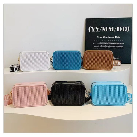 Bolso de Cámara de PVC con Textura Tejida para Mujer Con Correa Ancha de Letras Bolso Bandolera Moda Portátil Viaje Diario