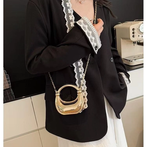 Borsa a Tracolla a Catena in Acrilico Lucido Borsa Laser a Mezzaluna con Superficie a Specchio Borsa da Sera per Donna